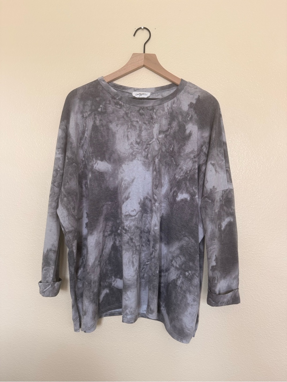 Carly Jean Los Angeles Gray Tie-Dye Long Sleeve Blouse